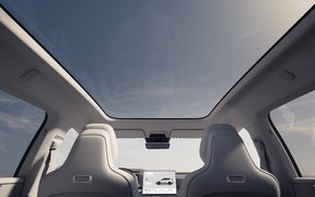 NEW Volvo XC70_INT