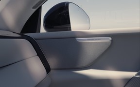 NEW Volvo XC70_INT