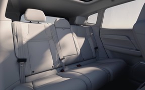 NEW Volvo XC70_INT