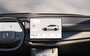 NEW Volvo XC70_INT