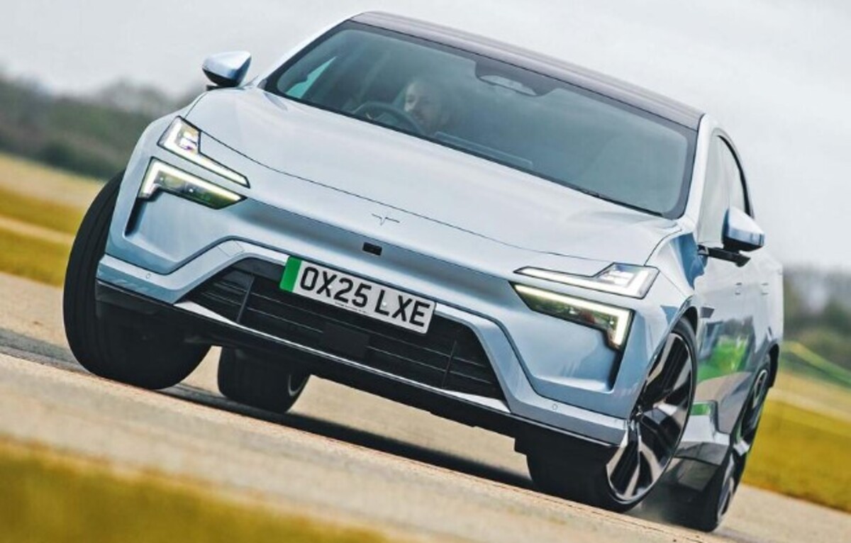 Polestar 4 на треку