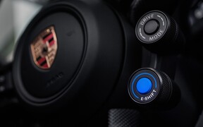 Porsche Taycan 2027 int