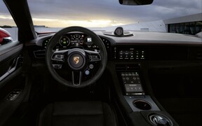 Porsche Taycan 2027 int
