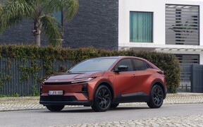 NEW C-HR+