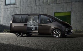 NEW Staria