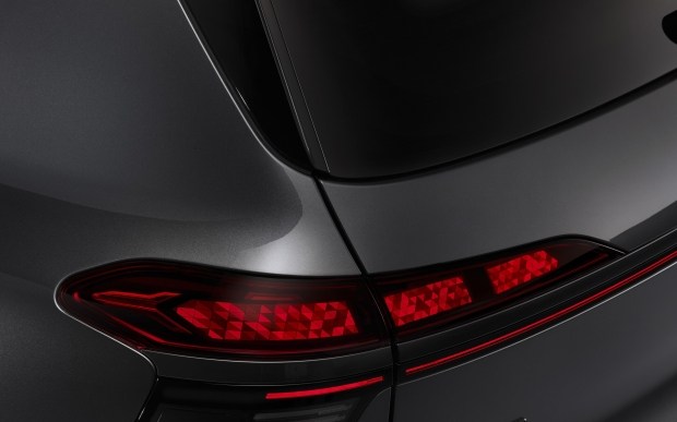 Световой рисунок OLED-оптики внедорожника