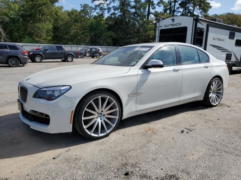 2015 BMW 740i