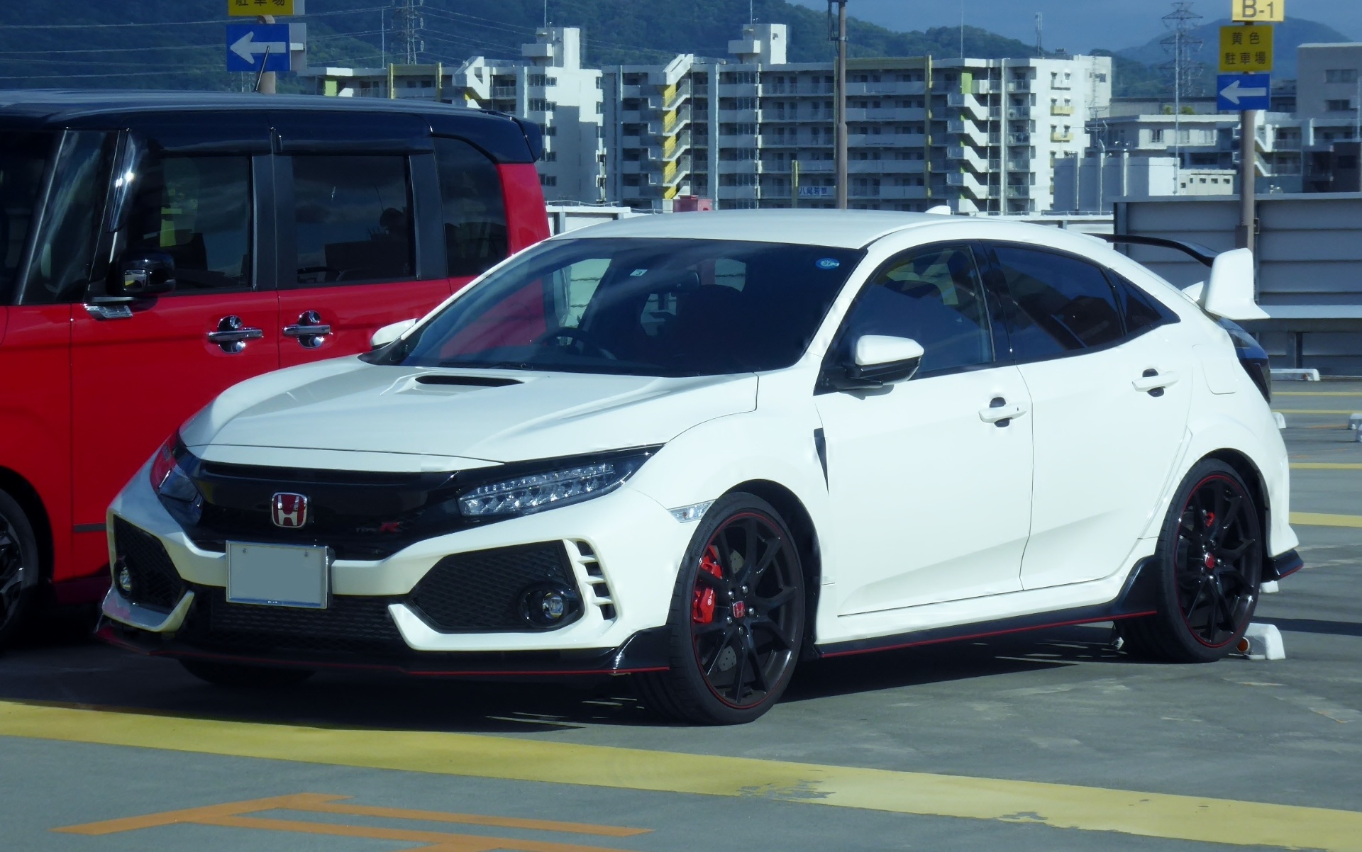Огляд Honda Civic Type R FK8: потужність і стиль