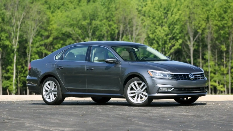 Огляд VW Passat V6: драйв і безпека Огляд VW Passat V6: драйв і безпека