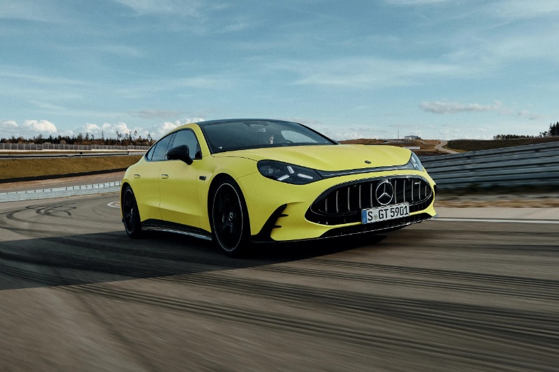 Новий електричний Mercedes-AMG GT 4-Door Coupe