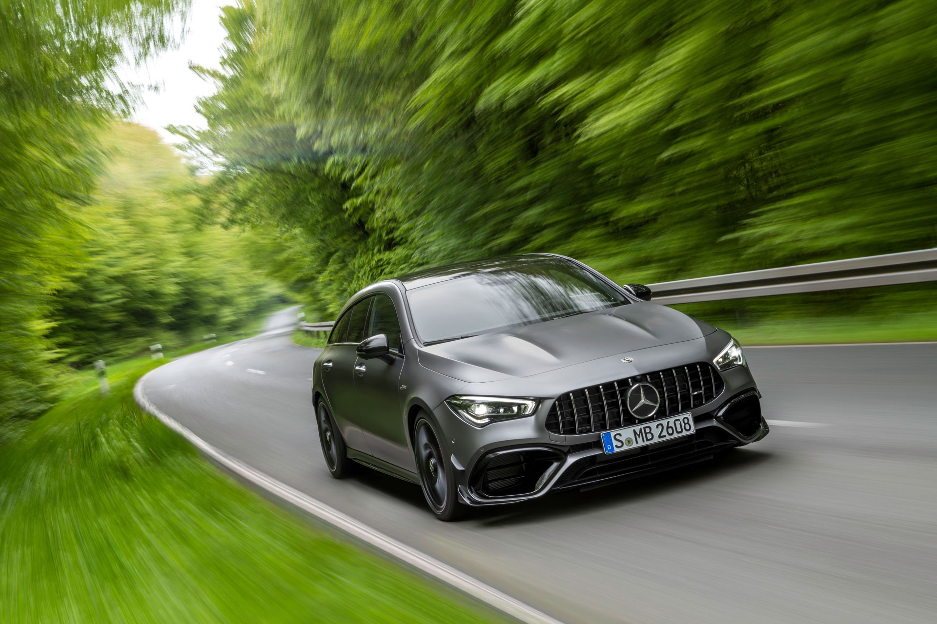 Новий Mercedes-AMG CLA 45 4MATIC+ Новий Mercedes-AMG CLA 45 4MATIC+